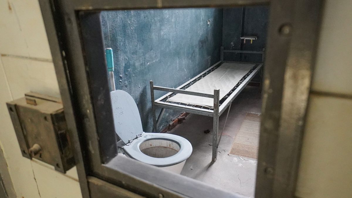 Belgičan utekl z vězení záchodovou dírou